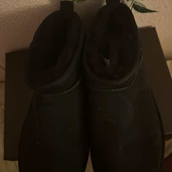 UGGs classic ultra mini boots black - Picture 3 of 3